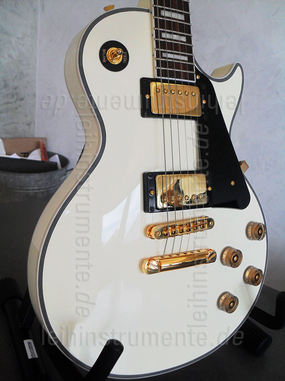 zur Artikelbeschreibung / Preis E-Gitarre BURNY RLC 55 RR AWT - Randy Rhoads - Antique White