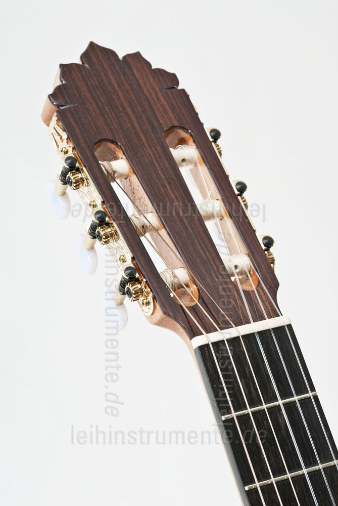 zur Artikelbeschreibung / Preis Spanische Konzertgitarre JOAN CASHIMIRA MODELL 130 Cutaway Thinline Fichte - ohne Tonabnehmer - massive Fichtendecke