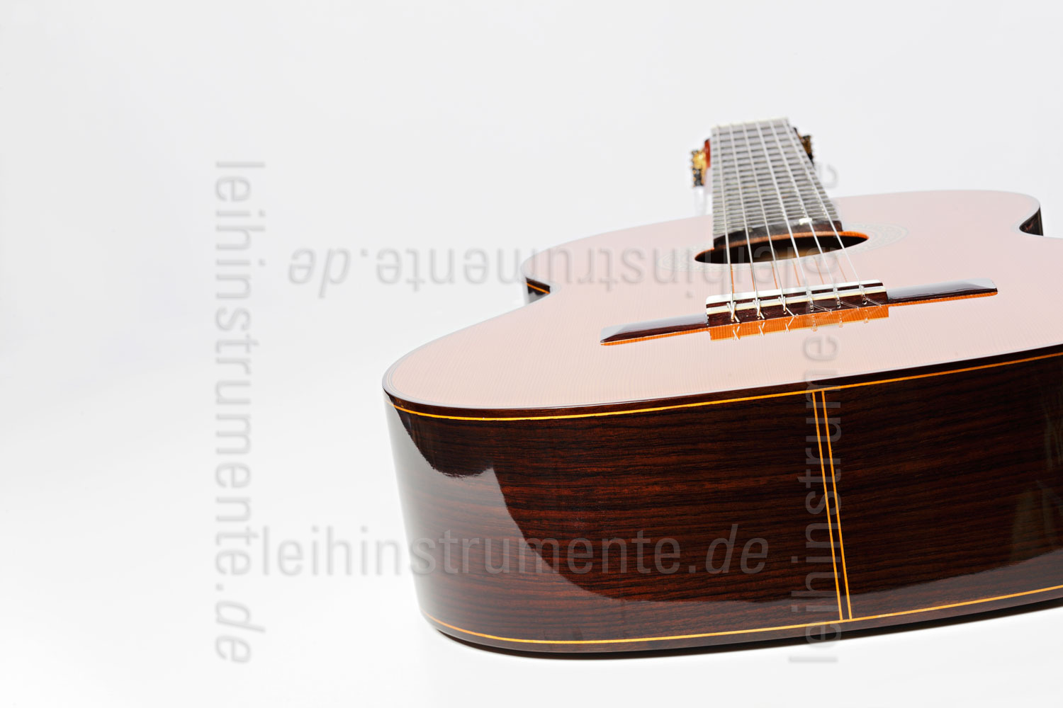 zur Artikelbeschreibung / Preis Spanische Konzertgitarre VALDEZ MODELL 7 Z - massive Zederndecke